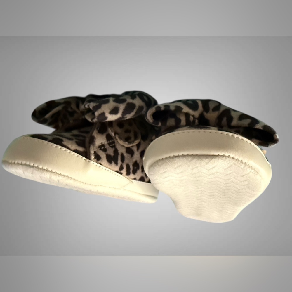 Cat & Jack Baby Leopard Bow Moccasins 9–12M Soft Sole Crib Shoes NWT - Picture 6 of 10